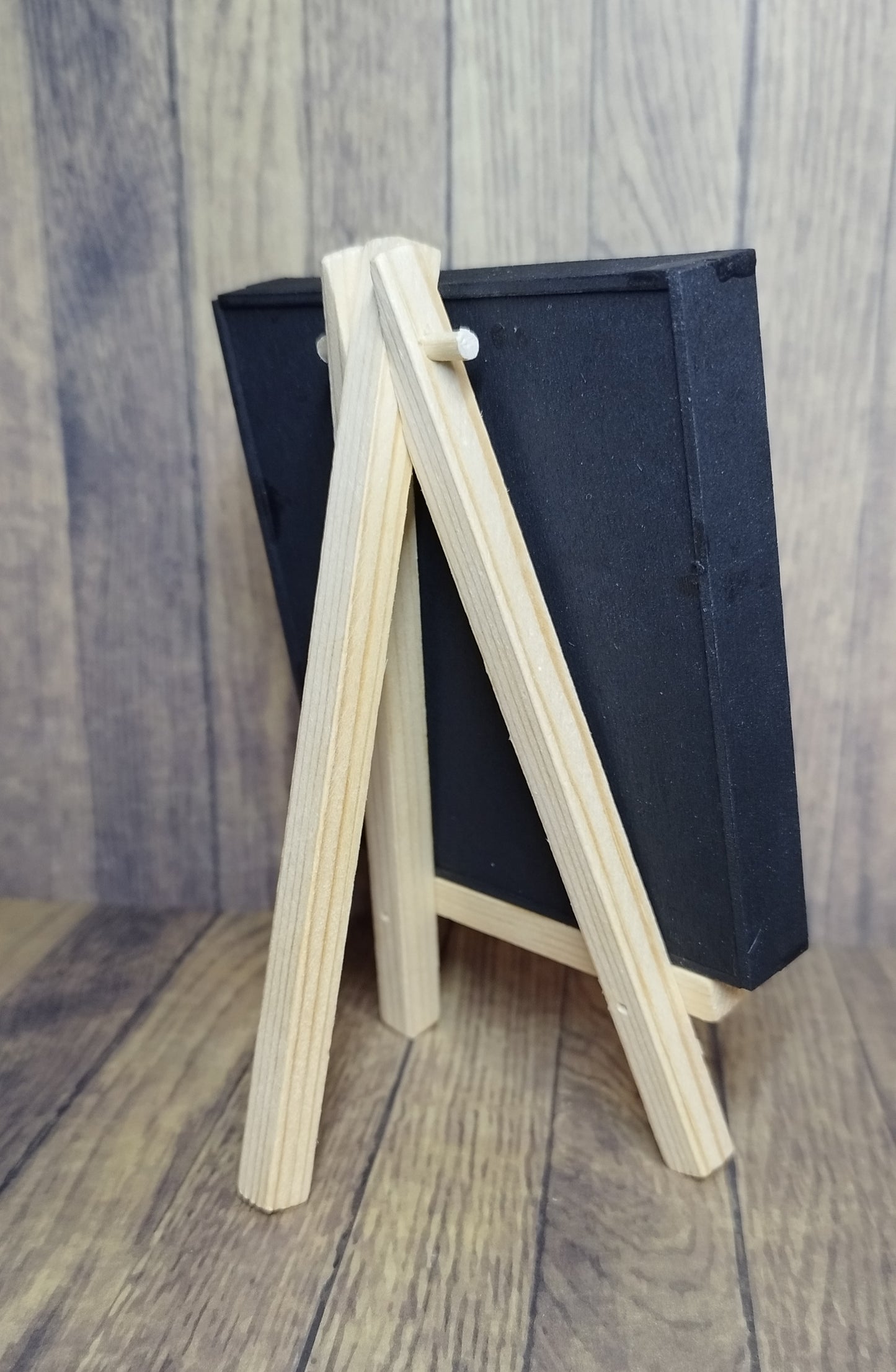 Curiosity Miniature Display Easel